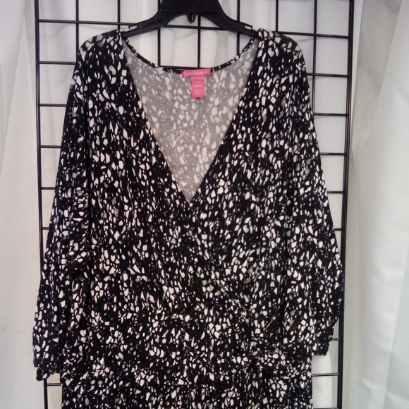 Woman Within Pull on Black /White Faux Wrap Dress Size 3x NICE - Picture 2 of 7